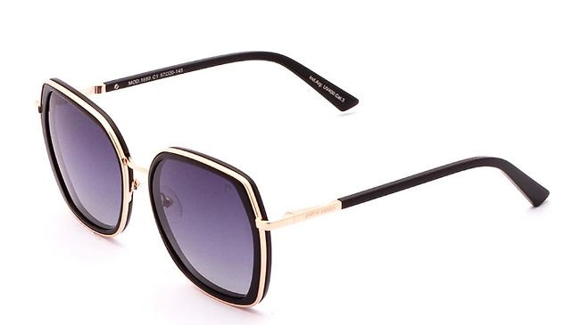 1689 de Pierre Cardin