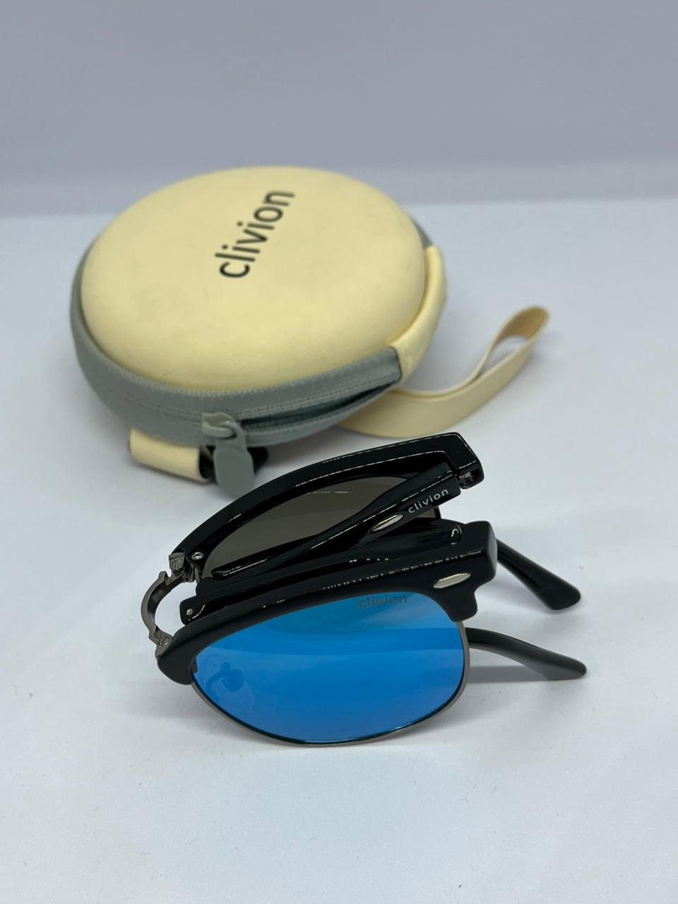 Escape Folding de Clivion