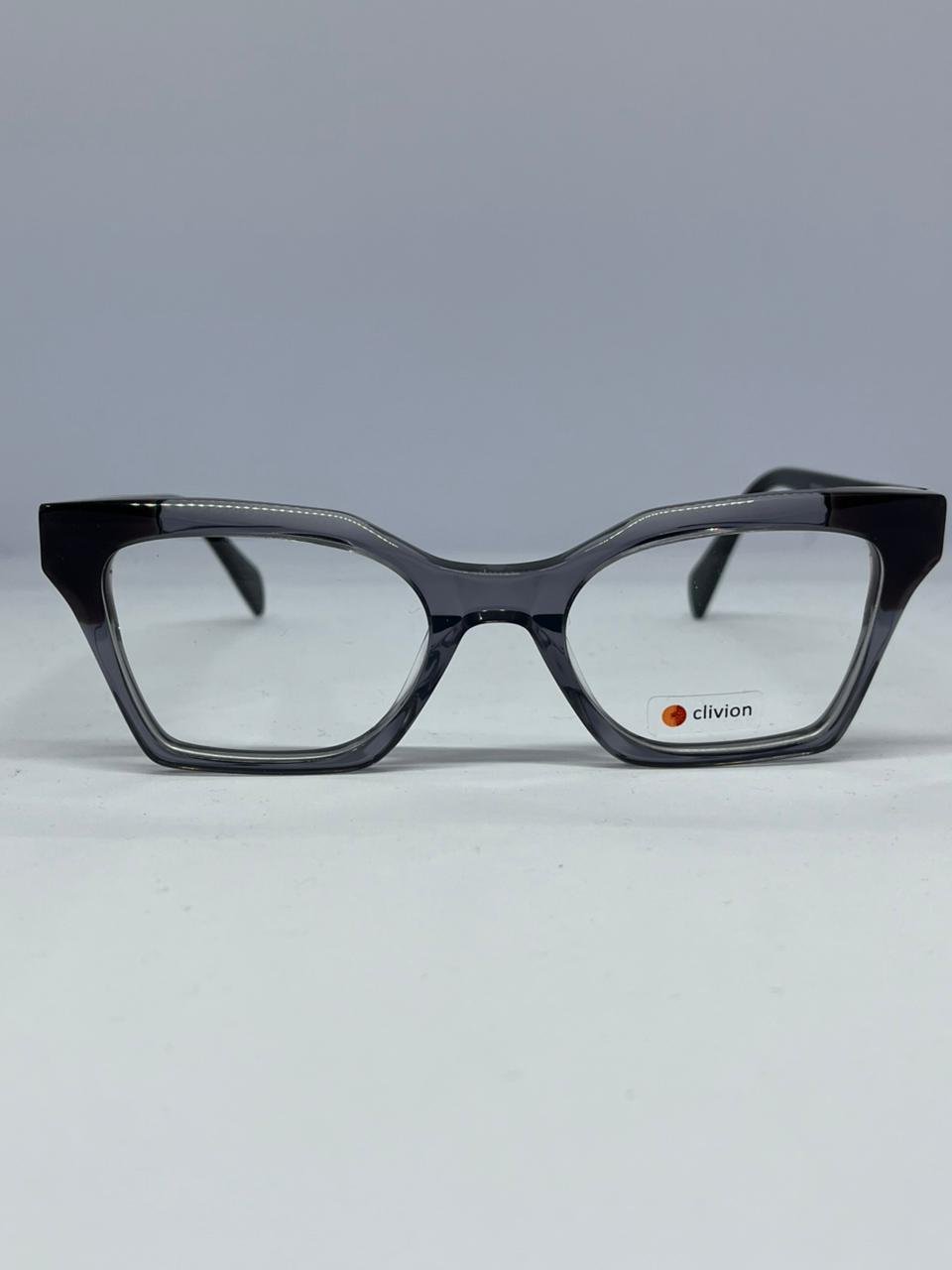 YG21007 de Clivion